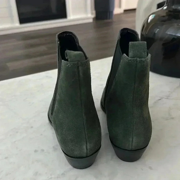NIB Nine West Green Suede Chelsea Booties 8.5 - Picture 4 of 4